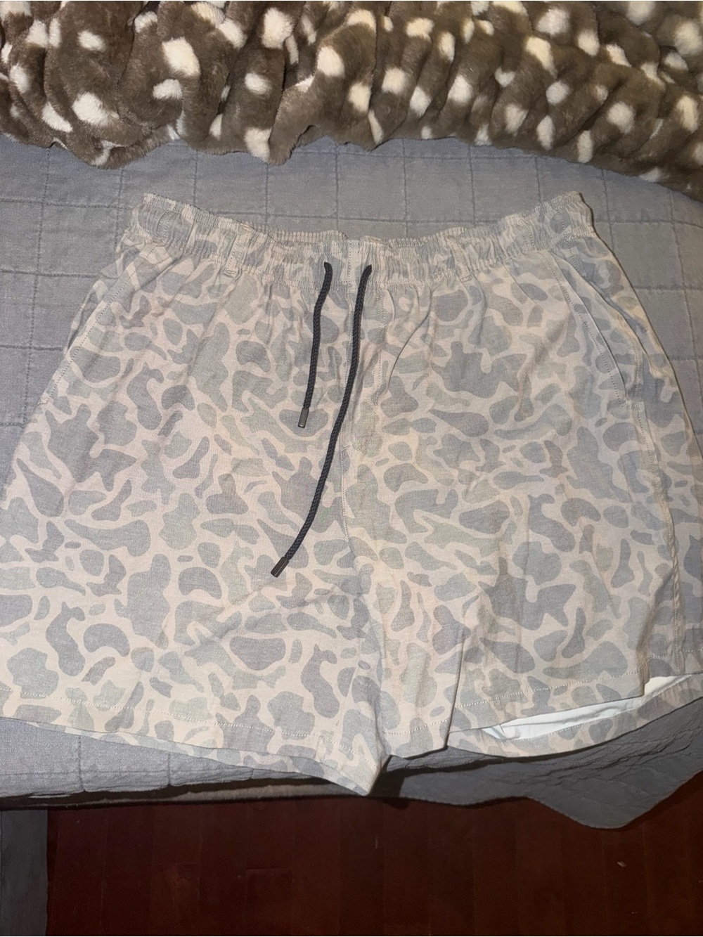 Southern Marsh Men's Light Beige Camouflage Athletic Shorts